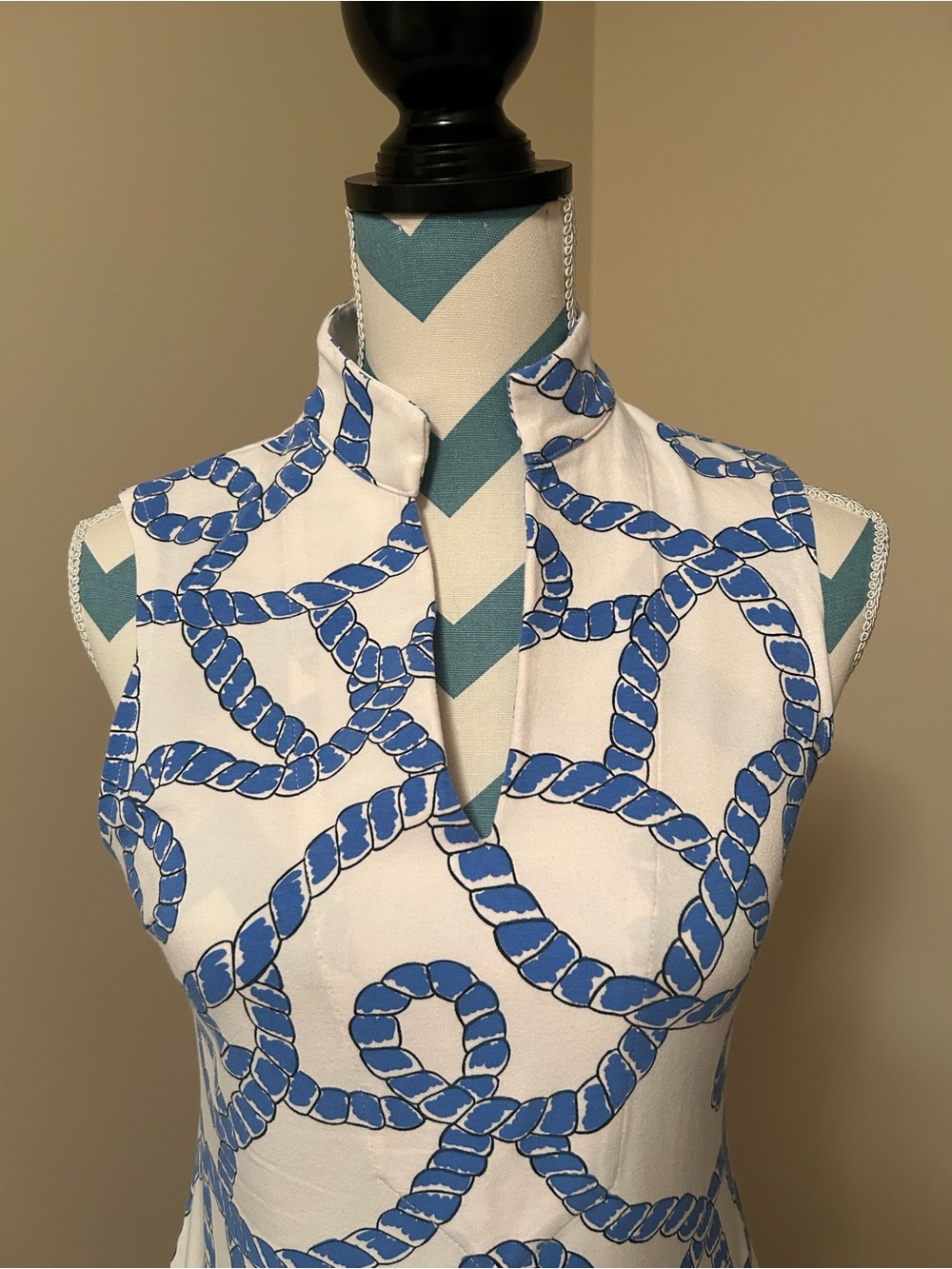 MAHI GOLD White Sleeveless Dress with Blue Rope Motif - Picture 2 of 3